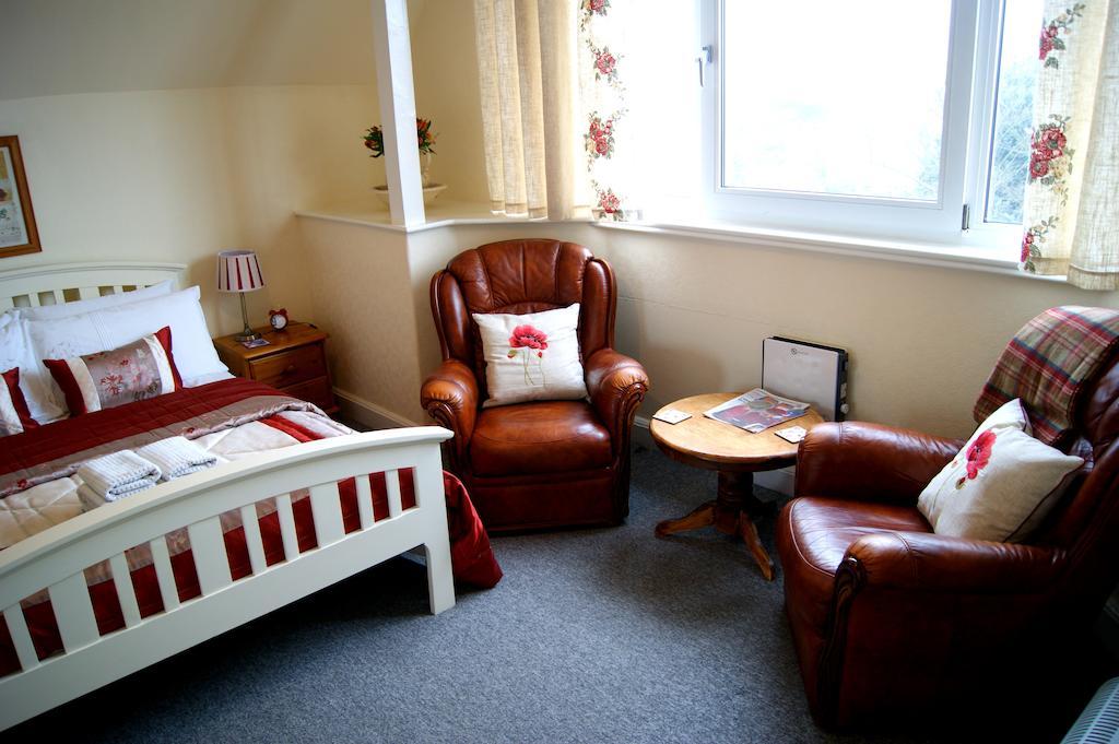 Sunset Guest House Ханстантон Номер фото A typical bedroom at the care home