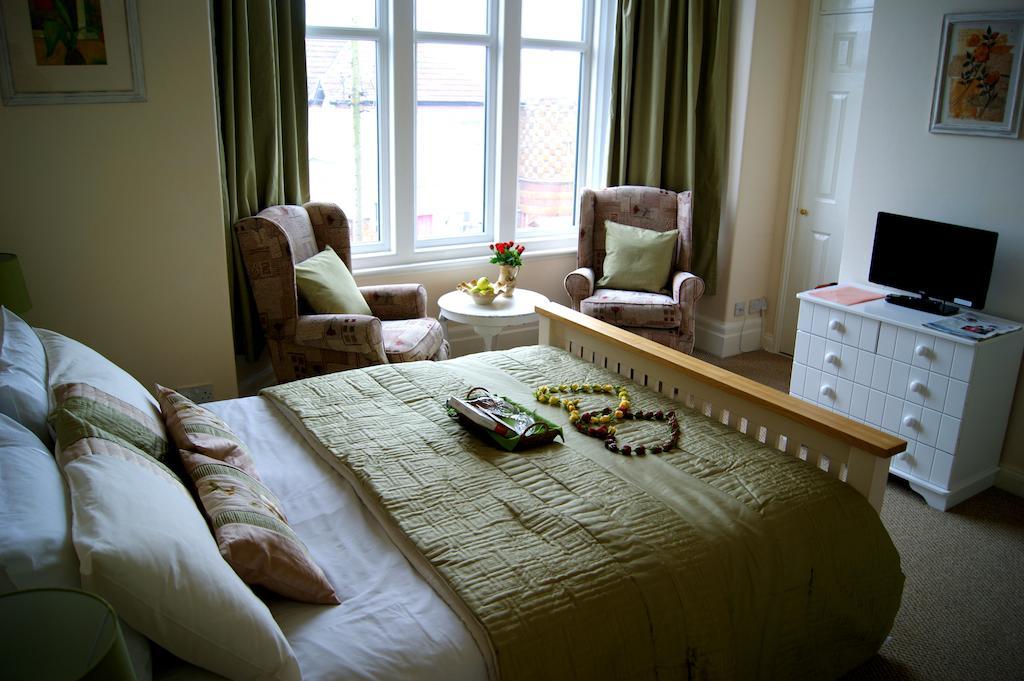 Sunset Guest House Ханстантон Номер фото A bedroom at the care home