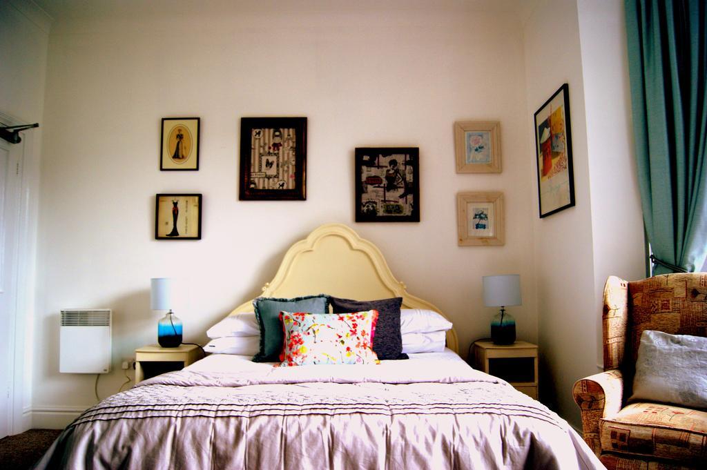 Sunset Guest House Ханстантон Экстерьер фото A bedroom